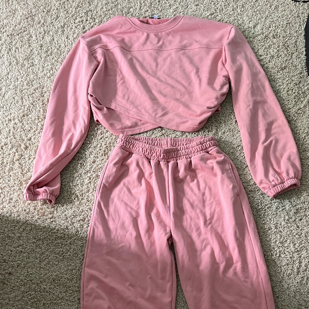 Peach matching sweatsuit, cropped top and wide leg pants